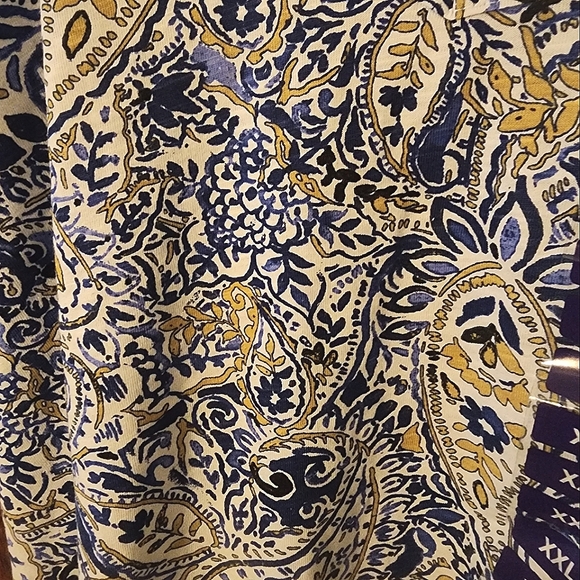 Womens short sleeve blouse floral design - Picture 4 of 5